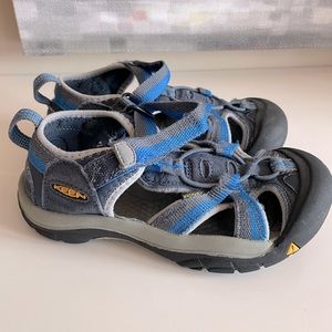 Keen boys sandals - in good condition.